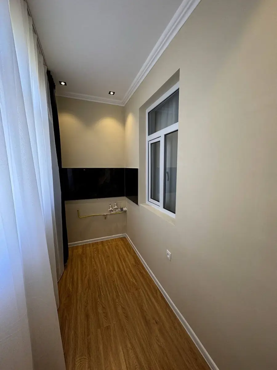 3 xonali kvartira sotiladi − 68 m²