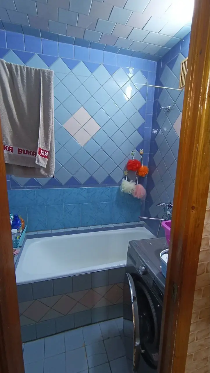 3 xonali kvartira sotiladi − 74 m²