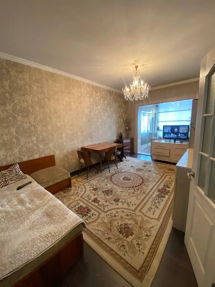 1 xonali kvartira sotiladi − 38 m²