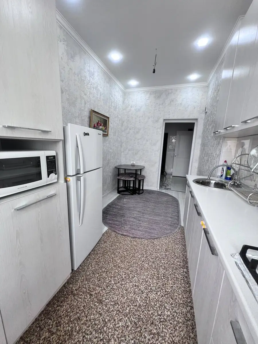 2 xonali kvartira sotiladi − 63 m²