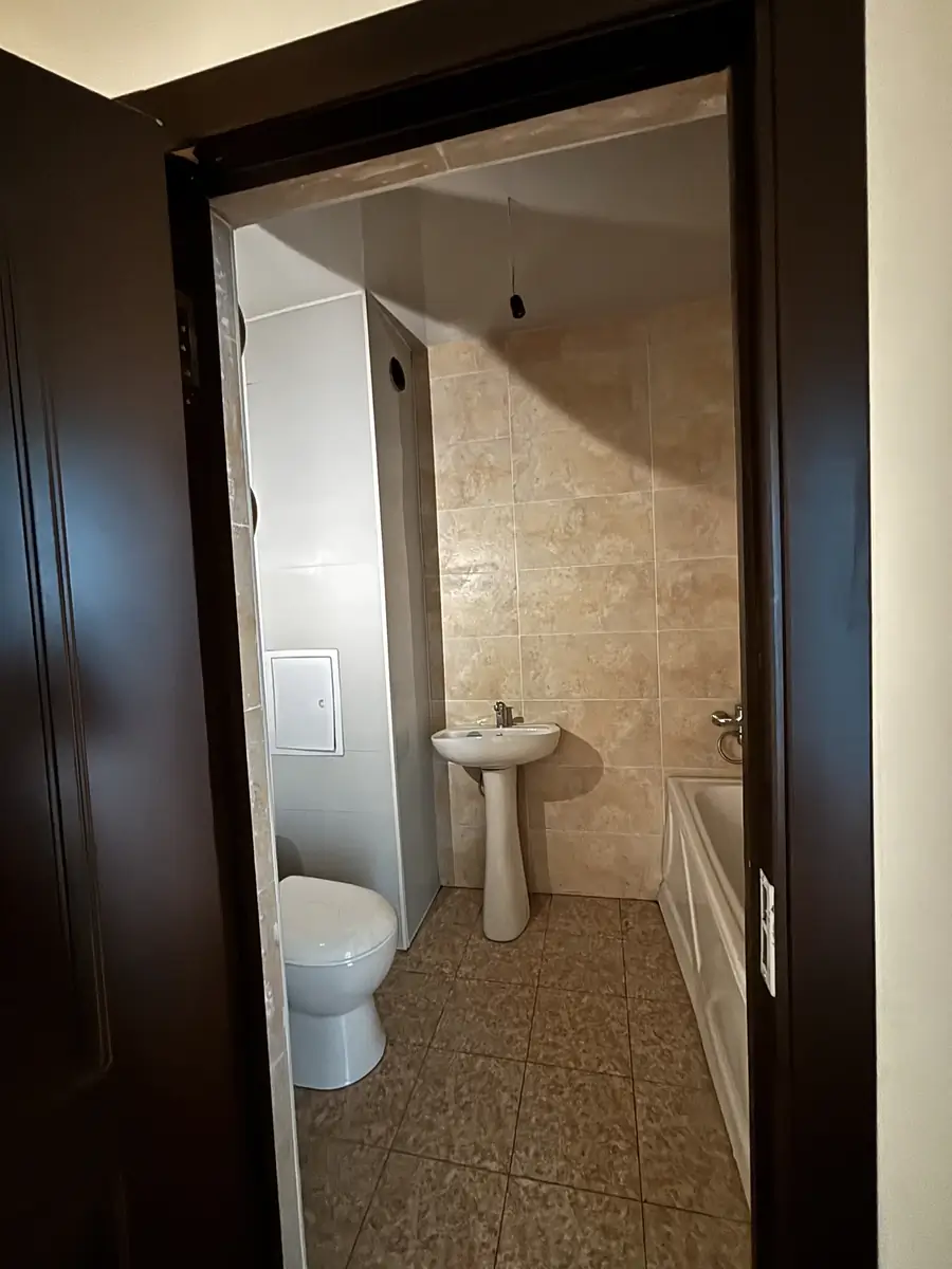 Продается 2-комнатная квартира − 49 м²