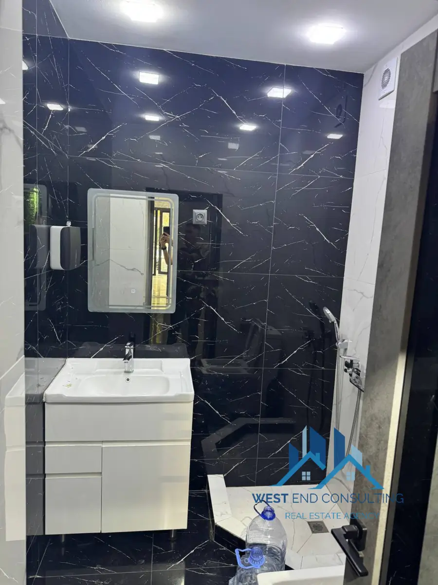 Ofis − 85 m², 1/9 qavat