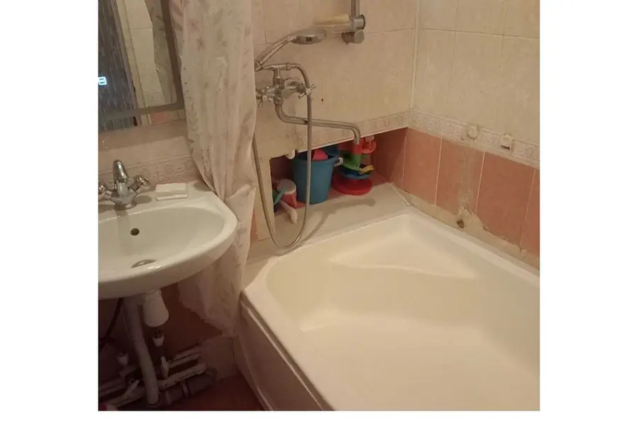 3 xonali kvartira sotiladi − 70 m²