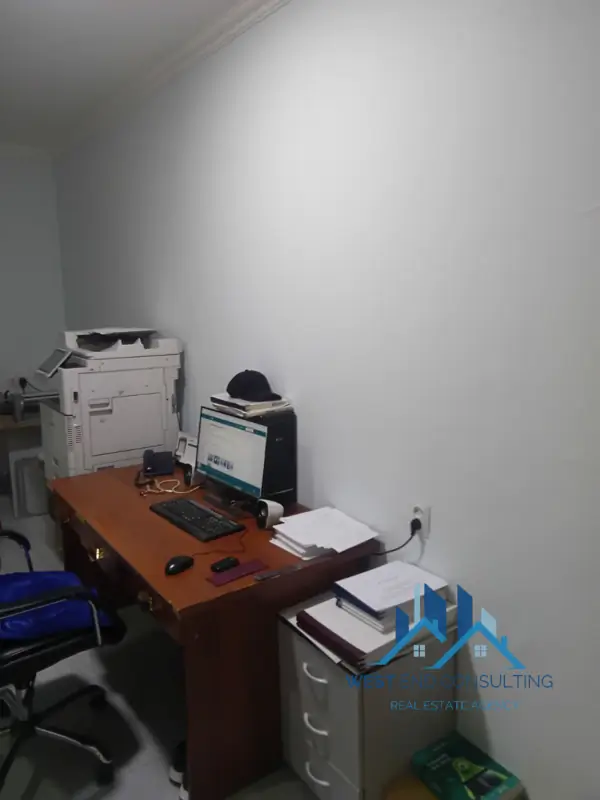 Офис − 120 м², 1/2 этаж