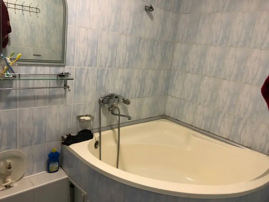 2 xonali kvartira sotiladi − 57 m²