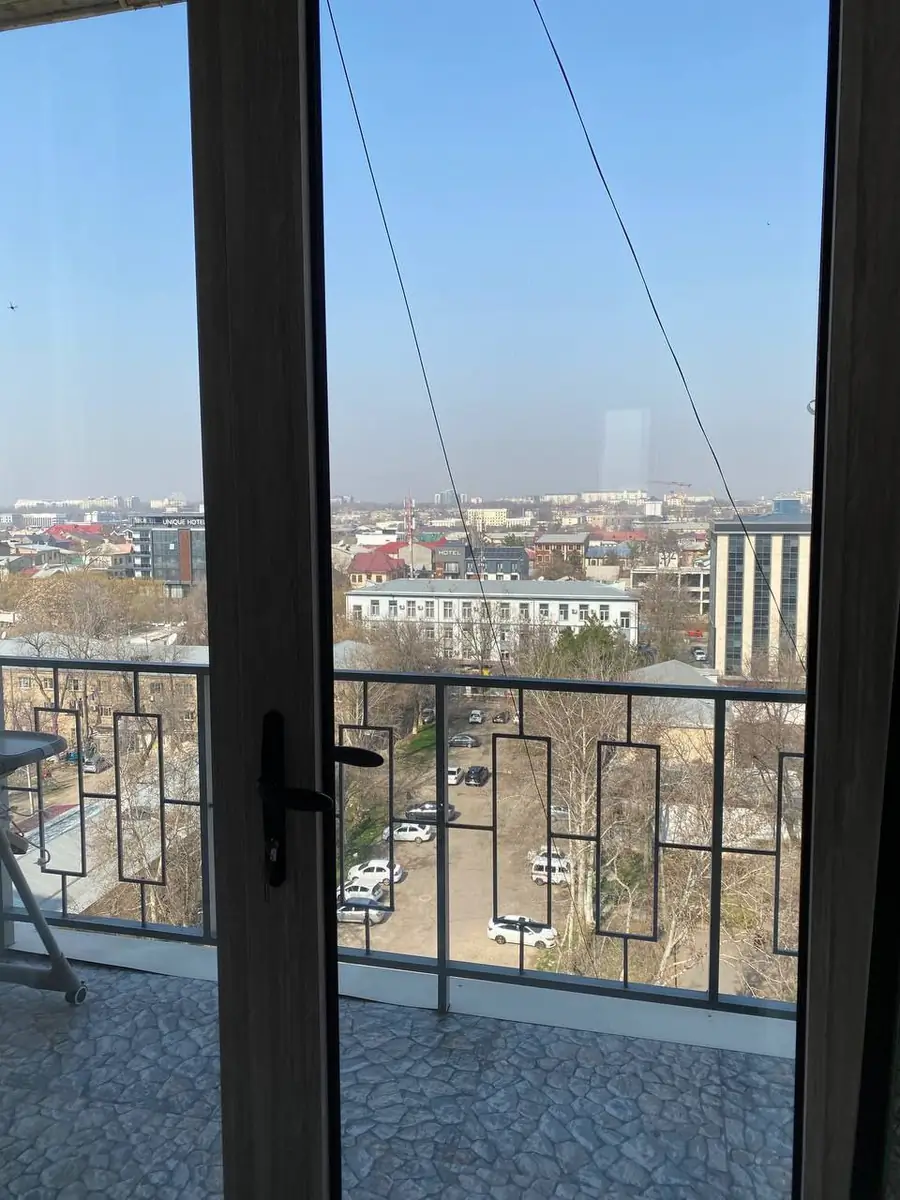 Продается 3-комнатная квартира − 102 м²