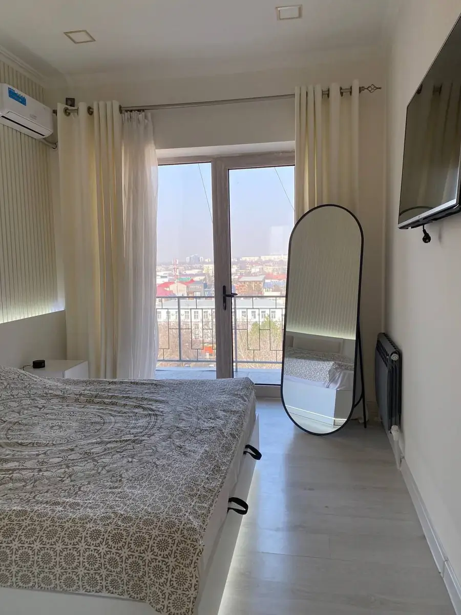 Продается 3-комнатная квартира − 102 м²