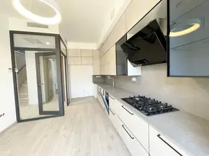 2-этажный дом − 155 м², 2.2 сот.