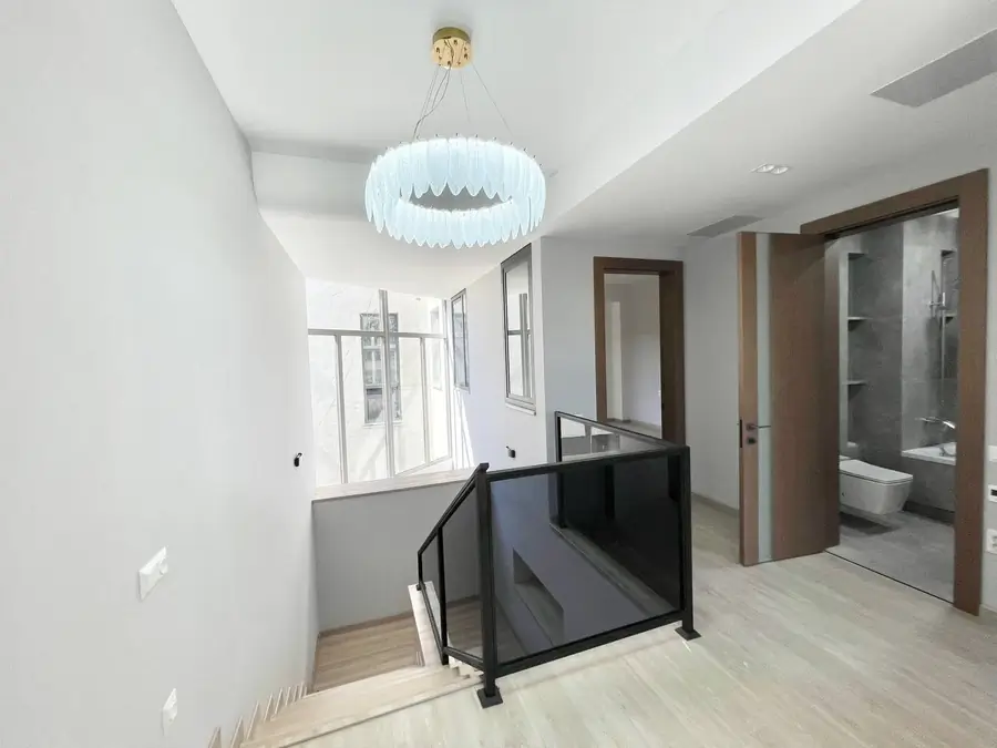 2 qavatli uy sotiladi − 155 m²