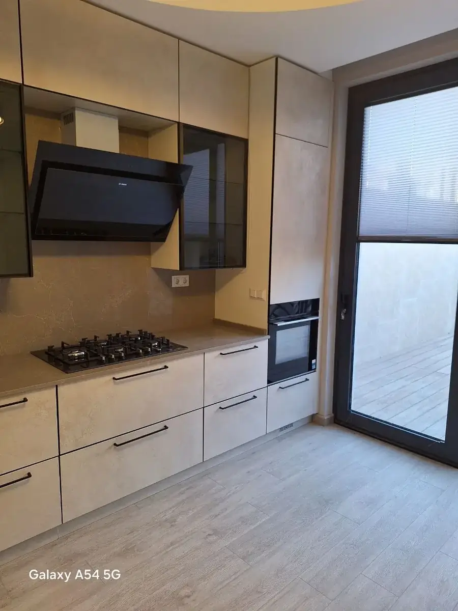 2 qavatli uy sotiladi − 155 m²