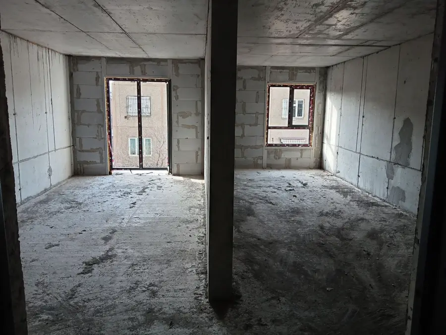 2 xonali kvartira sotiladi − 52.2 m²