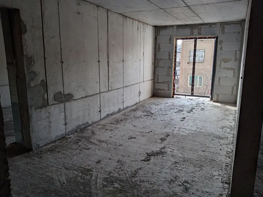 2 xonali kvartira sotiladi − 52.2 m²