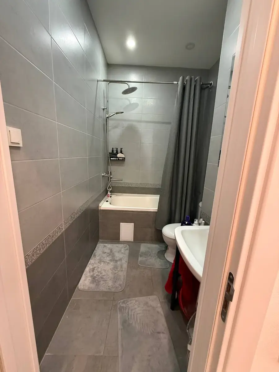 5 dan ortiq xonali kvartira − 110 m², 8/9 qavat