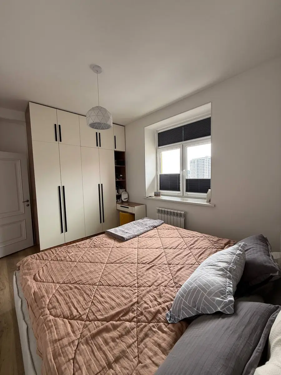 5 dan ortiq xonali kvartira − 110 m², 8/9 qavat