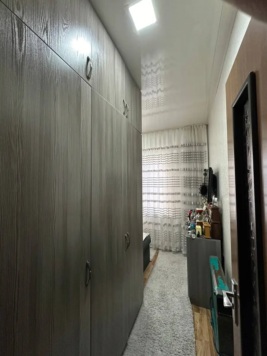 3 xonali kvartira sotiladi − 61 m²