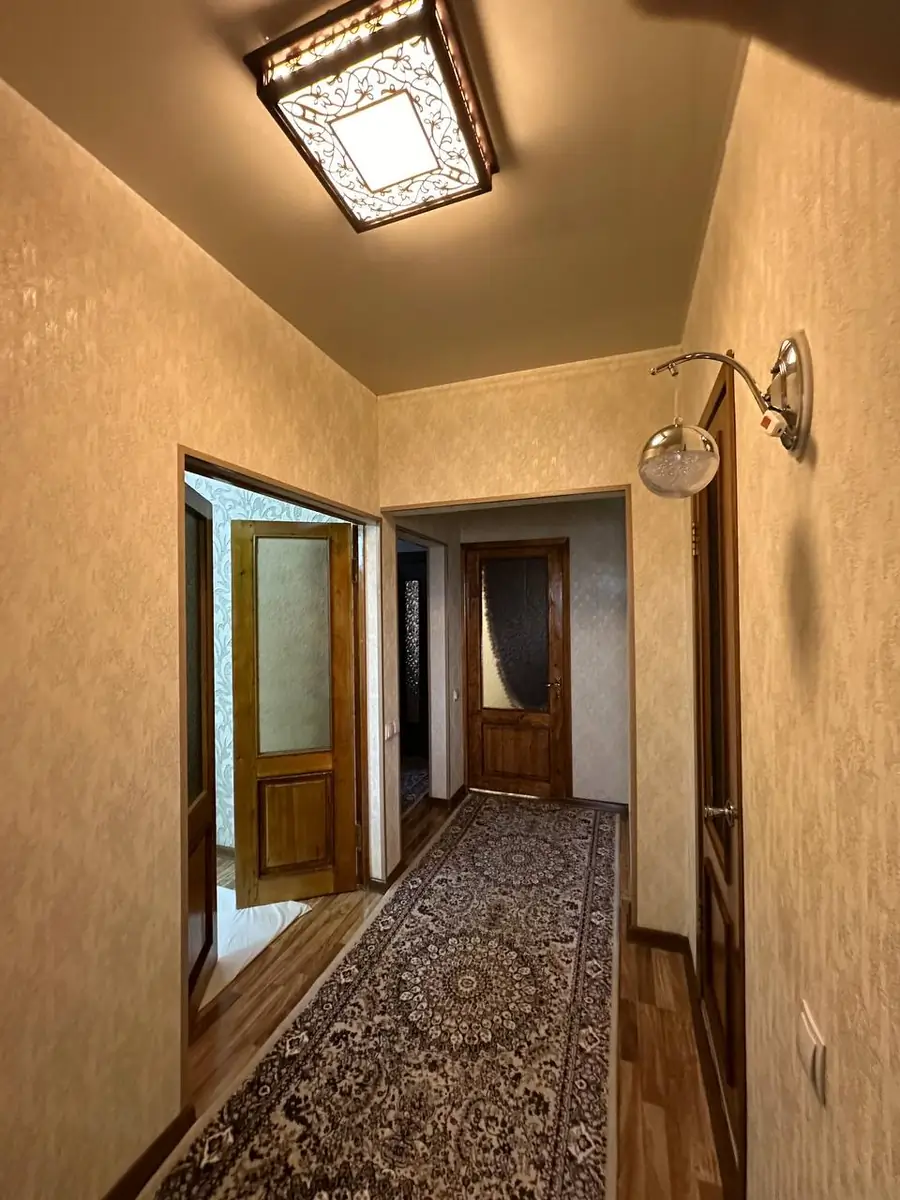 3 xonali kvartira sotiladi − 61 m²