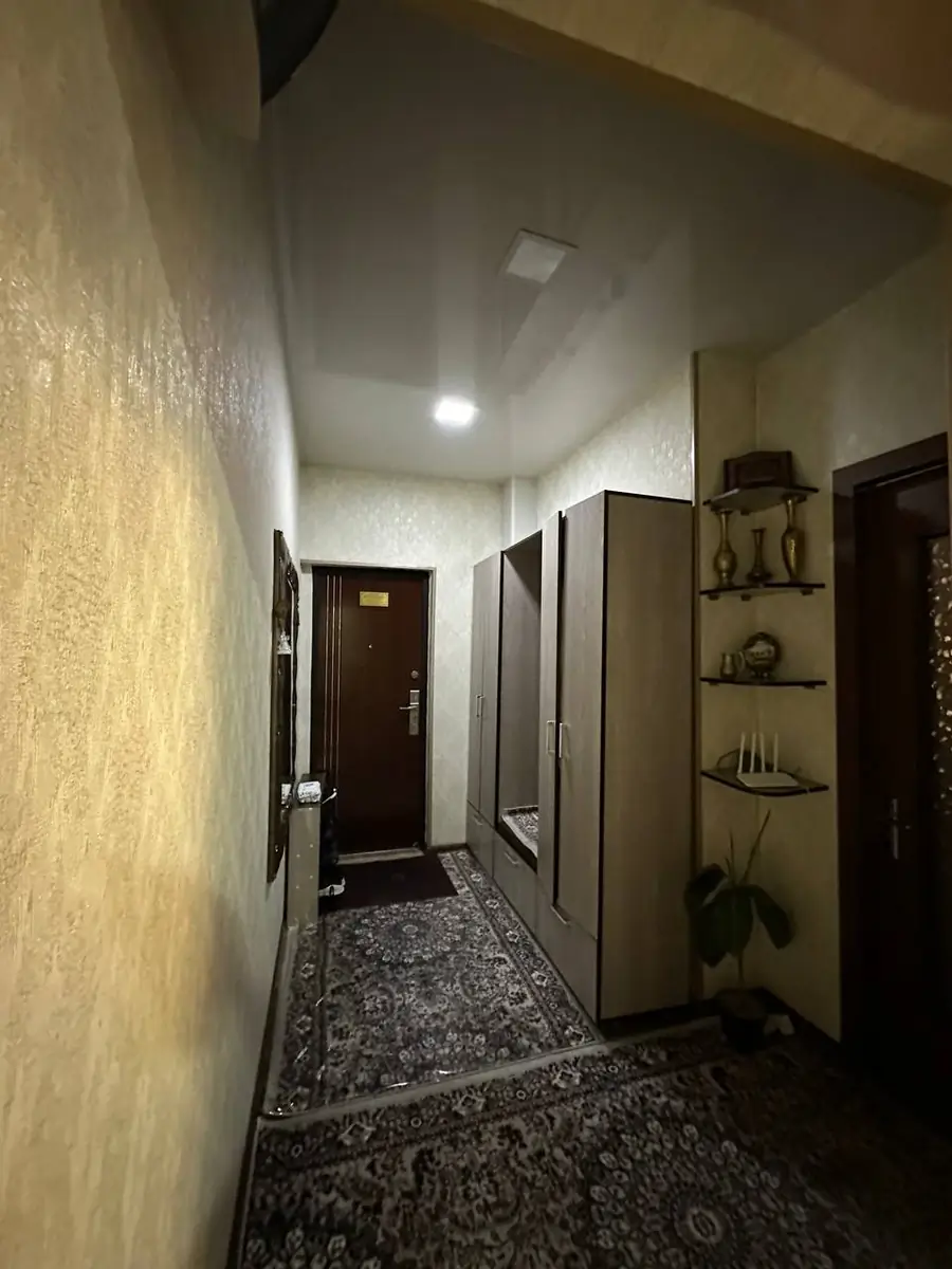 3 xonali kvartira sotiladi − 61 m²