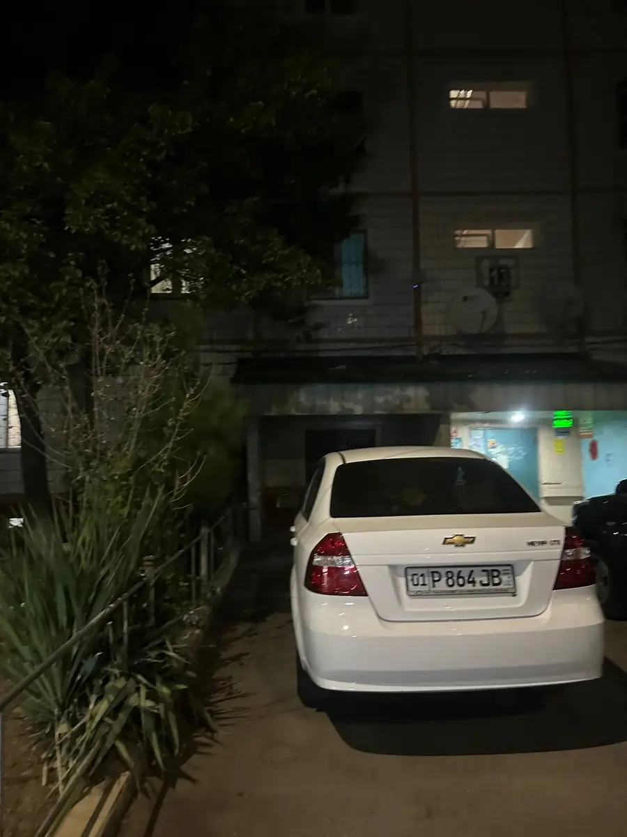 3 xonali kvartira sotiladi − 61 m²