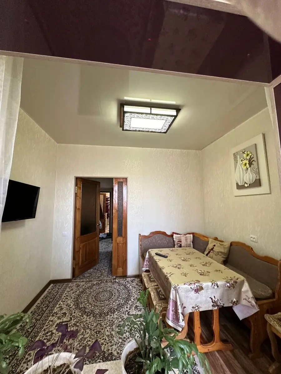 3 xonali kvartira sotiladi − 61 m²