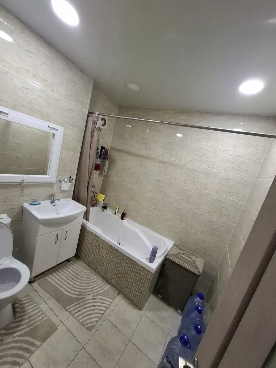 4 xonali kvartira − 90 m², 3/4 qavat