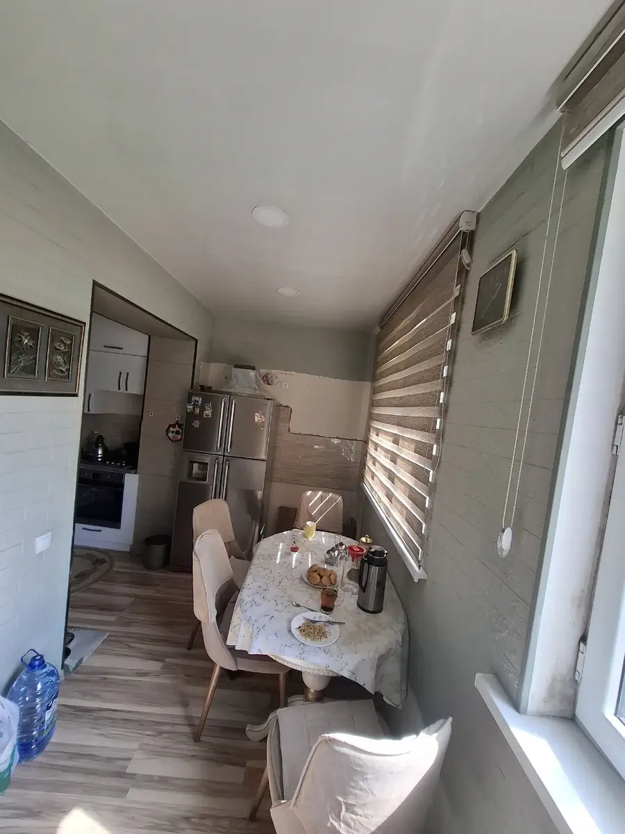 4 xonali kvartira sotiladi − 90 m²