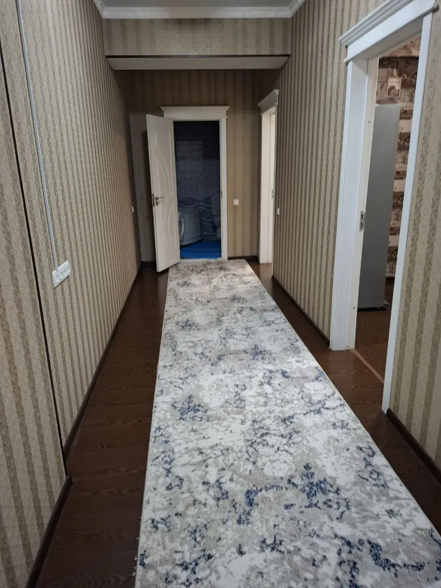 Сдается 2-комнатная квартира − 96 м²