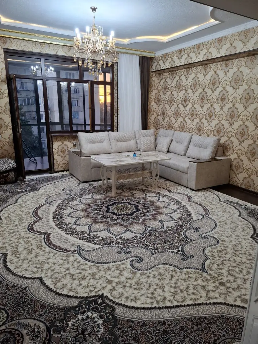 Сдается 2-комнатная квартира − 96 м²