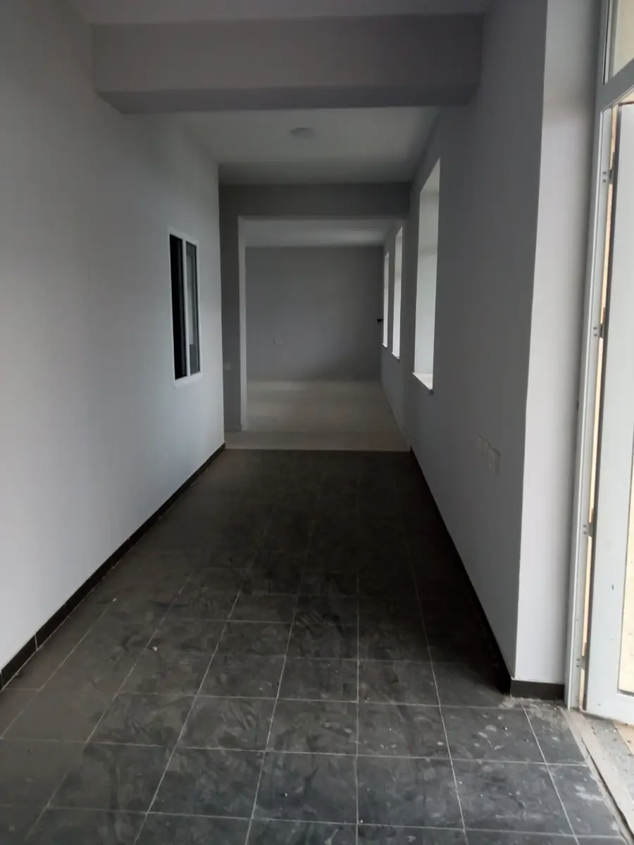 Продается 2-этажный дом − 550 м²