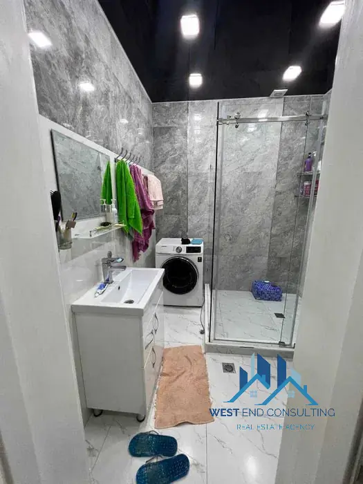 3 qavatli uy − 342 m², 4 sot. 