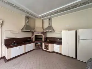 2 qavatli uy sotiladi − 600 m²