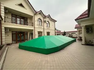 2-этажный дом − 600 м², 8 сот.