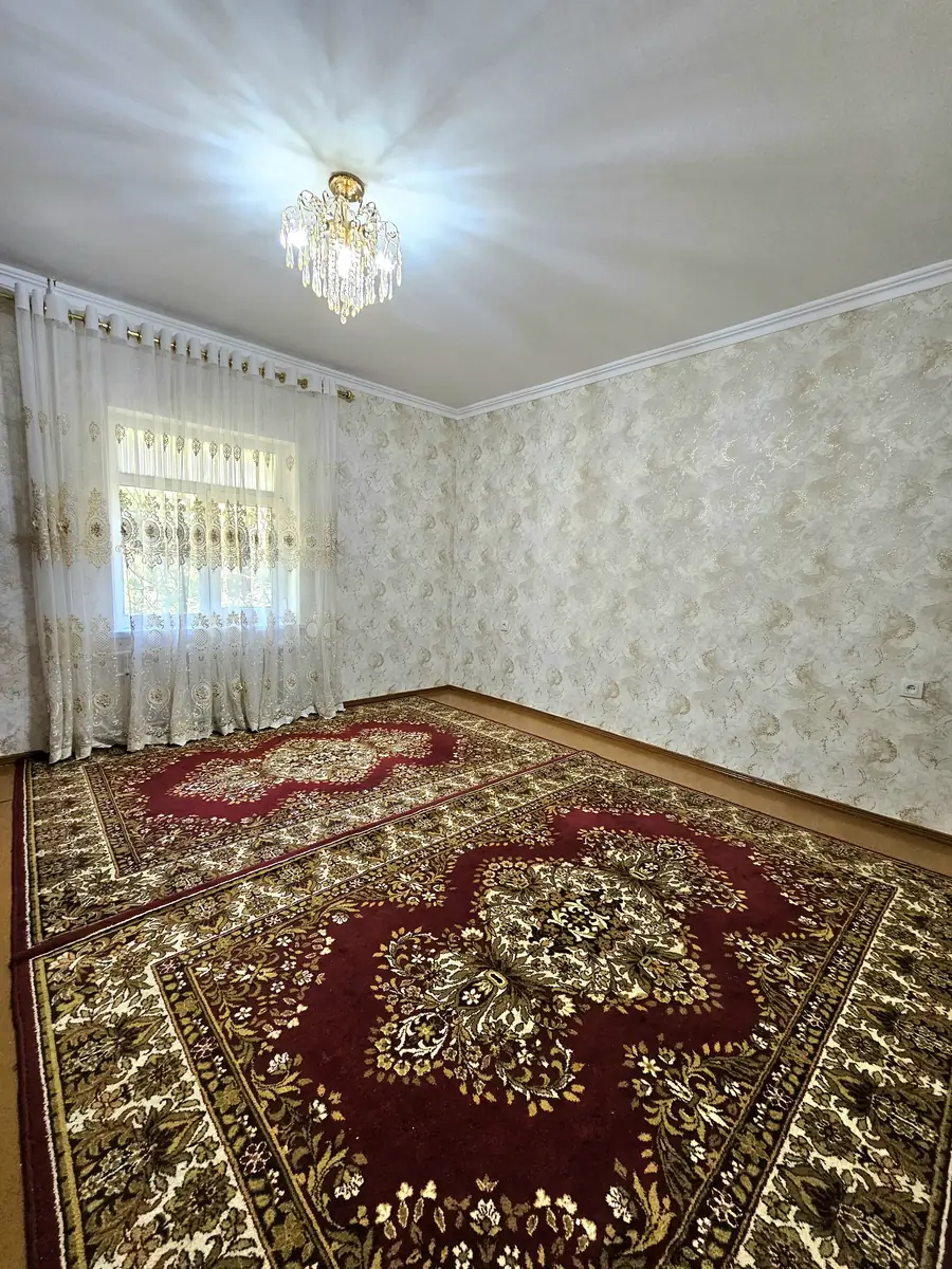 Продается 3-комнатная квартира − 122 м²