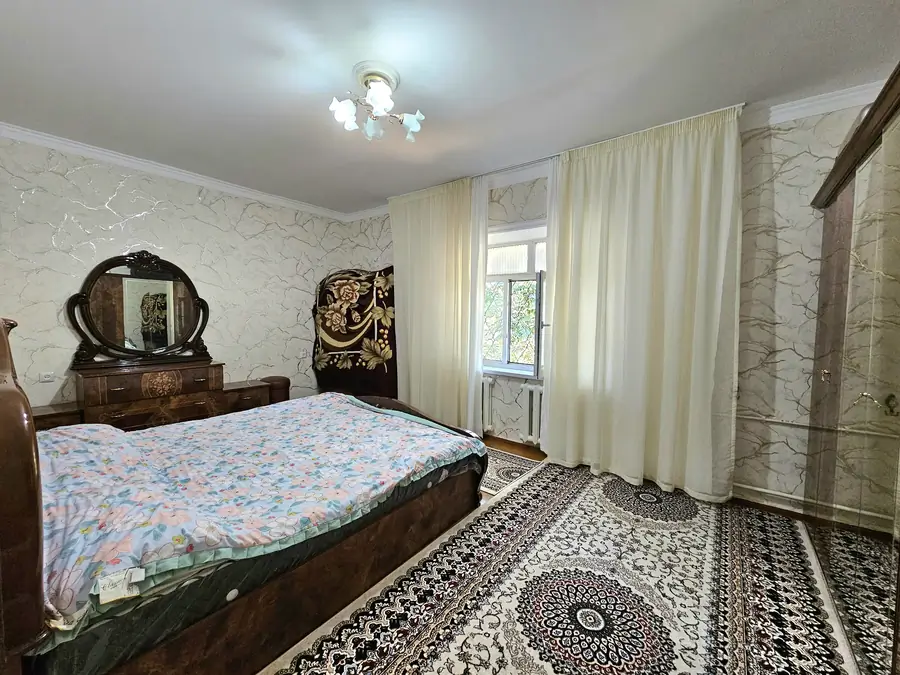 Продается 3-комнатная квартира − 122 м²
