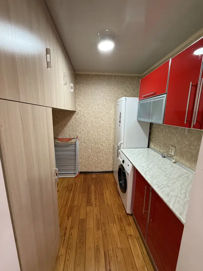 2 xonali kvartira sotiladi − 52.5 m²