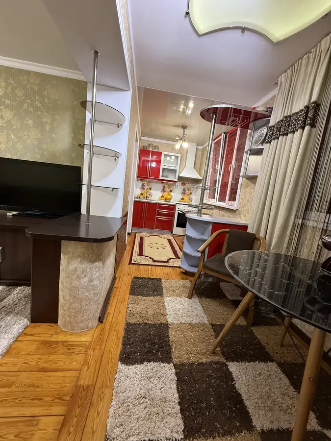 2 xonali kvartira sotiladi − 52.5 m²