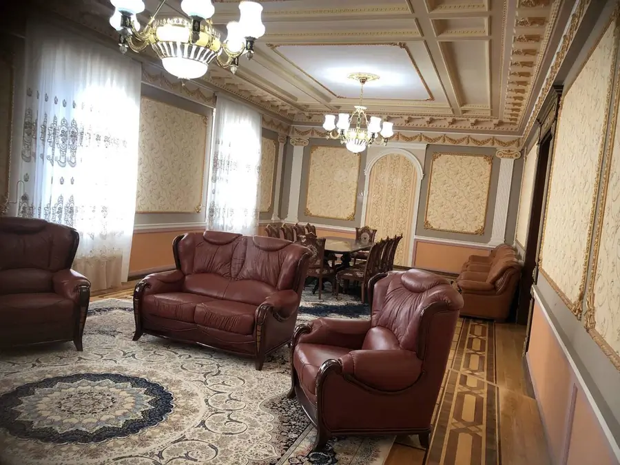 2 qavatli uy sotiladi − 320 m²