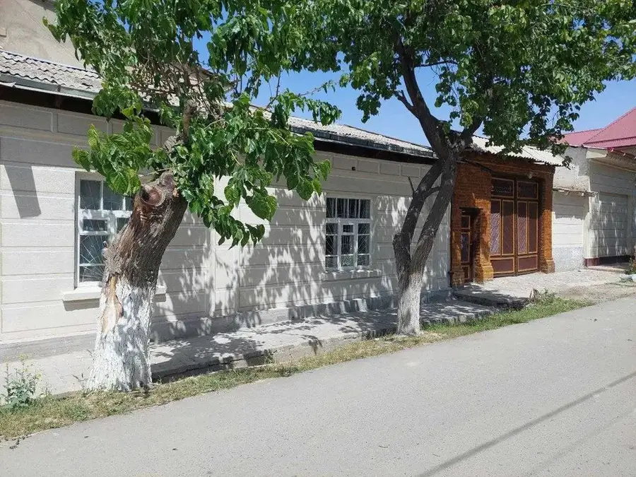 2-этажный дом − 200 м², 4.2 сот.