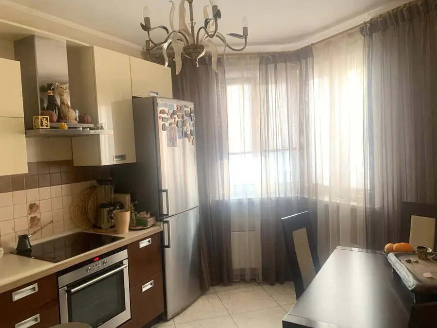 Сдается 2-комнатная квартира − 51 м²