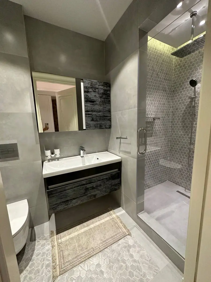 Сдается 3-комнатная квартира − 100 м²