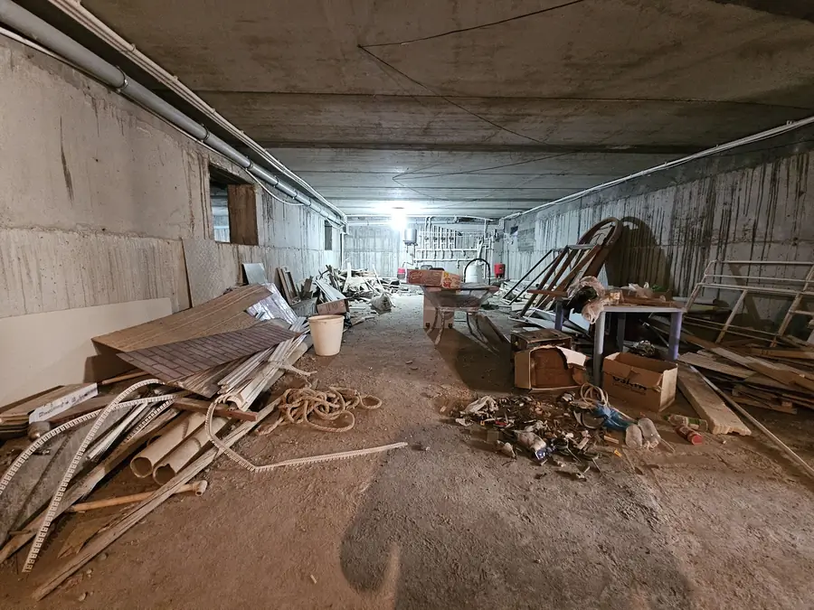 2 qavatli uy sotiladi − 700 m²