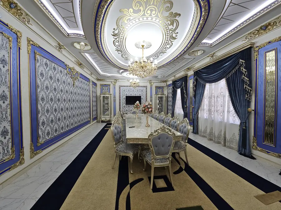 2 qavatli uy sotiladi − 700 m²