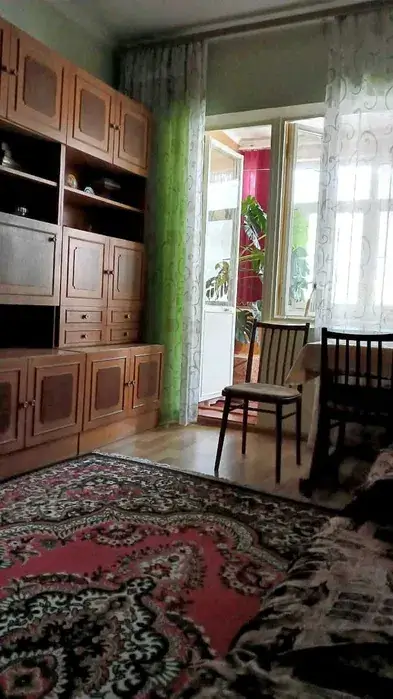 3 xonali kvartira sotiladi − 76.8 m²