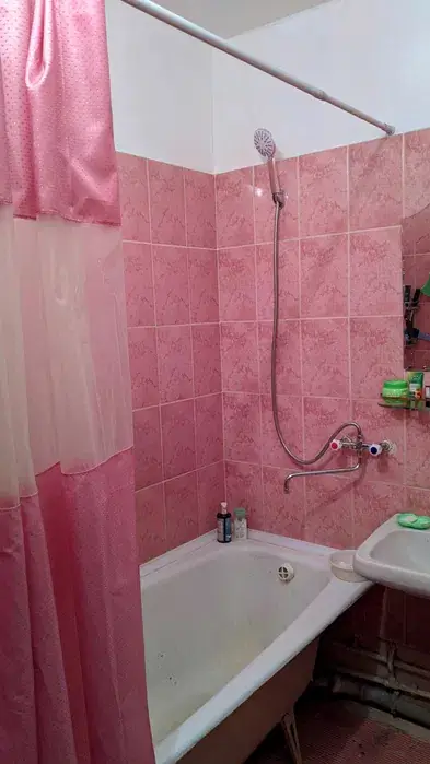 3 xonali kvartira sotiladi − 76.8 m²