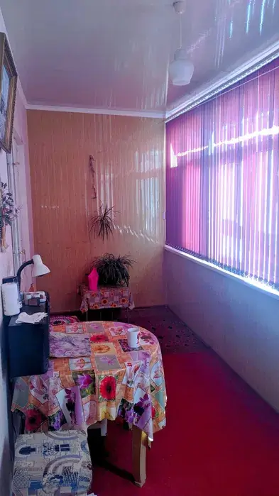 3 xonali kvartira sotiladi − 76.8 m²