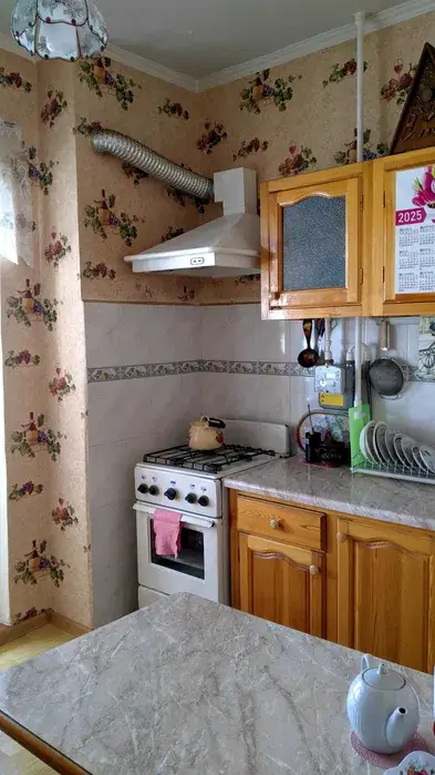 3 xonali kvartira sotiladi − 76.8 m²