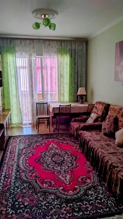 3 xonali kvartira sotiladi − 76.8 m²