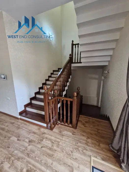 Ijaraga 2 qavatli uy − 300 m²