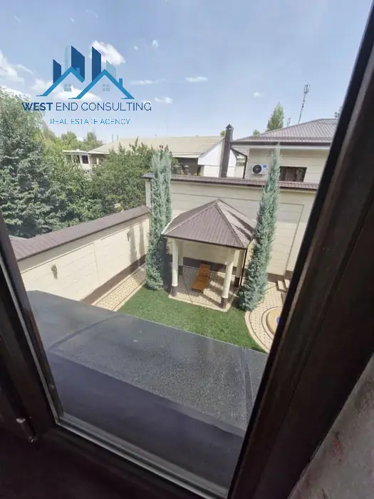 2 qavatli uy − 300 m², 5 sot. 