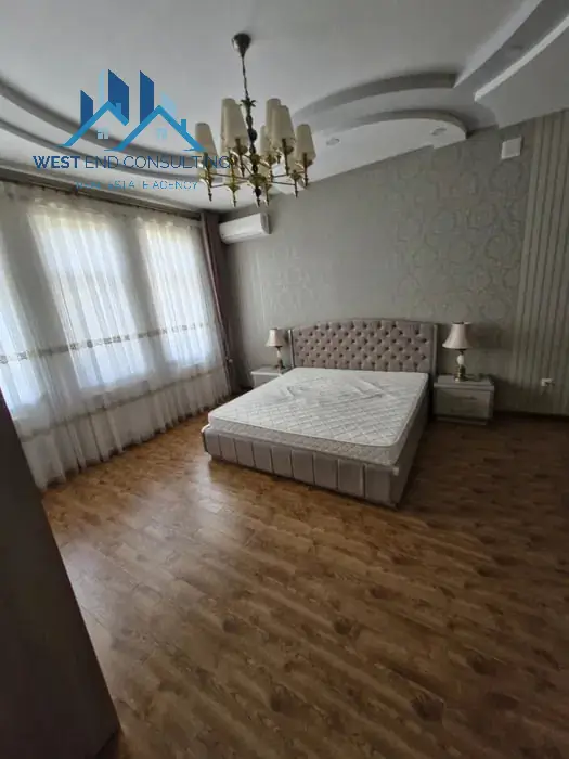 Ijaraga 2 qavatli uy − 300 m²