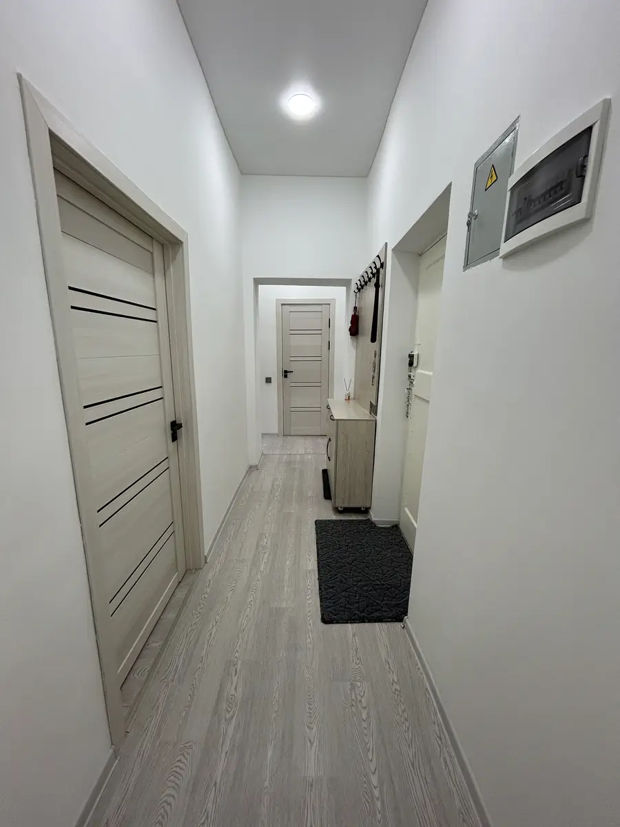 Продается 2-комнатная квартира − 51.6 м²